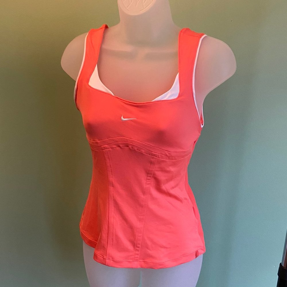 Nike dry fit coral tank top with built in bra